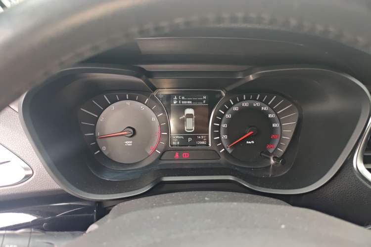 Used GAC Trumpchi GS4 2017 200T G-DCT Two-Wheel Drive Luxury Edition Instrument Cluster