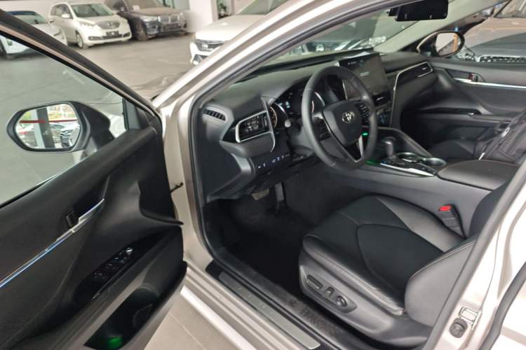Used Toyota Camry 2021 2.0G Luxury Edition Driver Seat