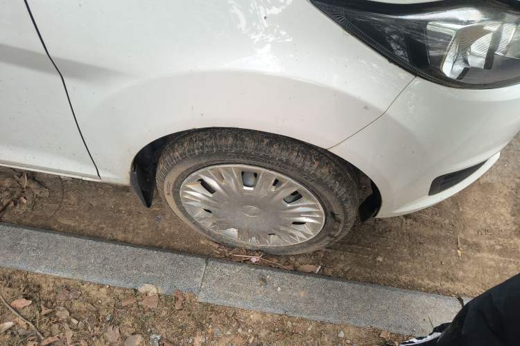 Used Ford Fiesta 2013 Sedan 1.5L Manual Fashion Edition Right Front Wheel Hub