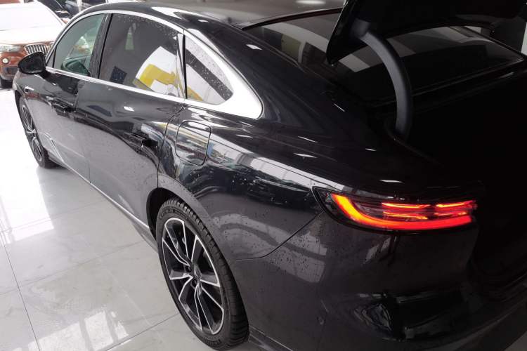 Used VOYAH PASSION 2024 PHEV Four-Wheel Drive Ultra-Long Range Flagship Model
