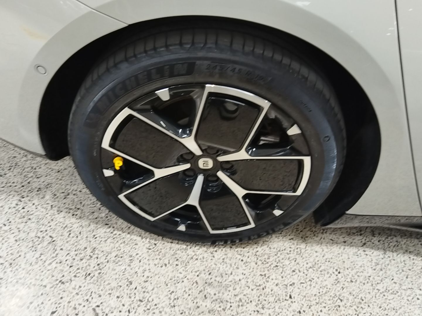 Xiaomi Auto SU7 2024 Rear-Drive Ultra-Long Range Advanced Pro-Level Intelligent Driving Version — снимка 11