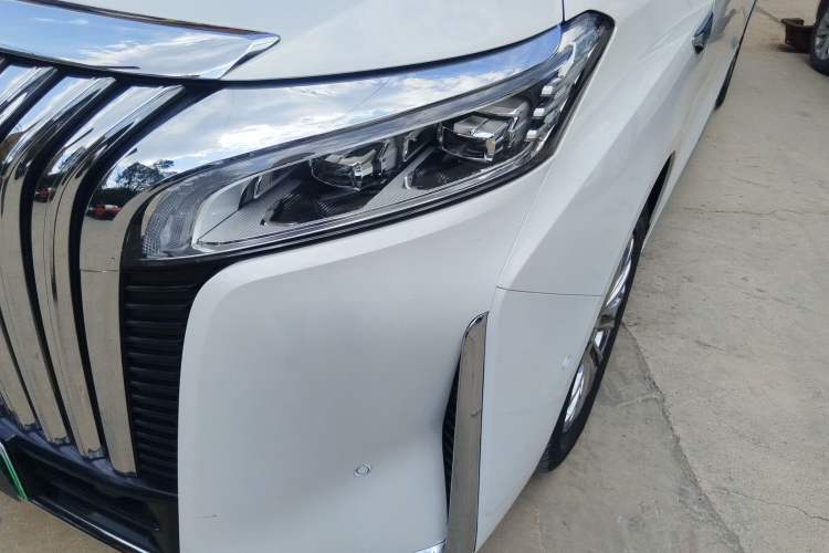 Used Wey Gaoshan 2023 Four-Wheel Drive Flagship Edition Left Front Headlight