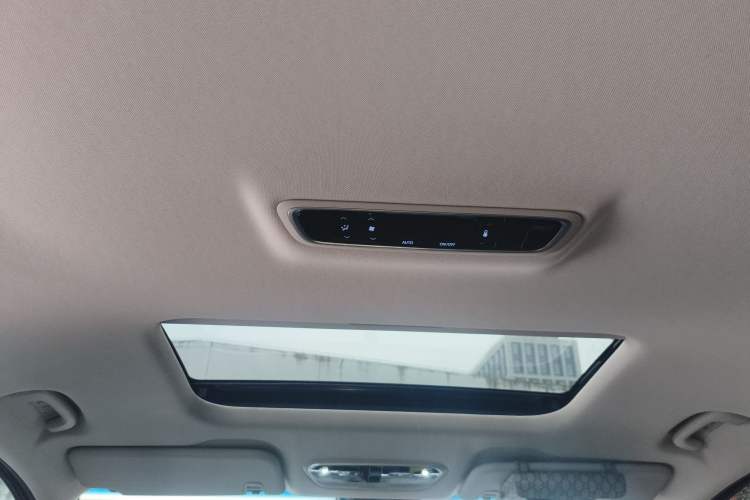 Used SAIC MAXUS G90 2022 2.0T Galaxy Seven-Seater Version
