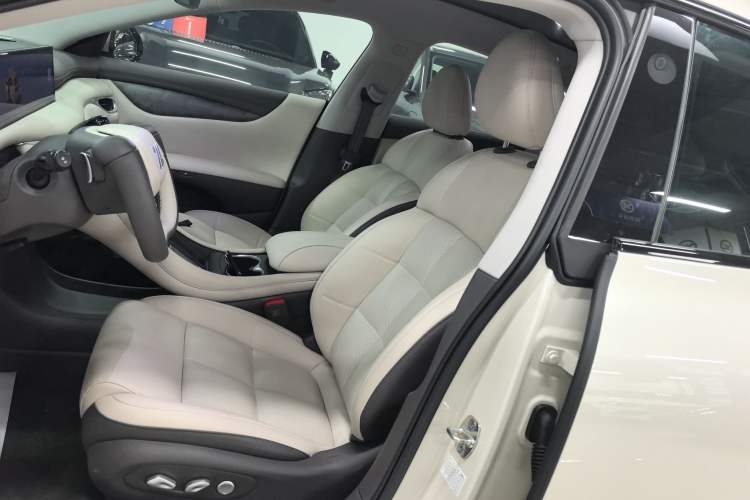 Used IM L6 2024 Max Extended-Range Version
