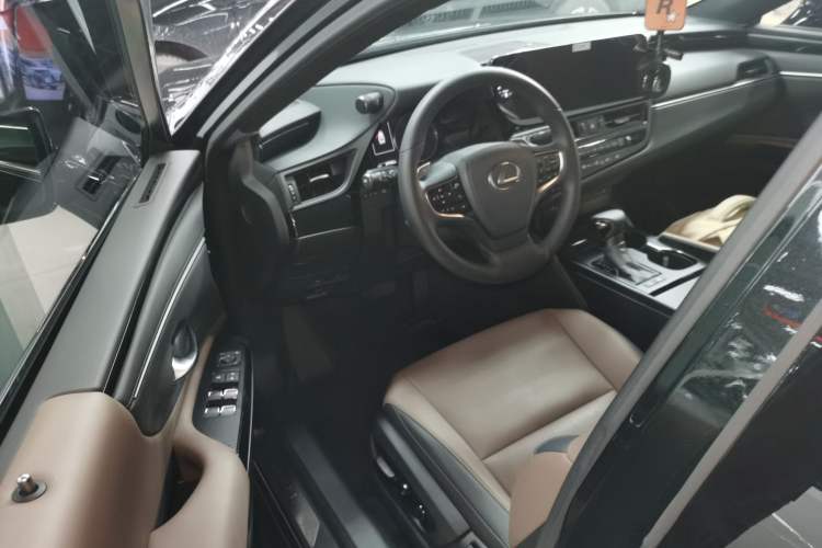 Used Lexus ES 2022 300h Excellence Edition