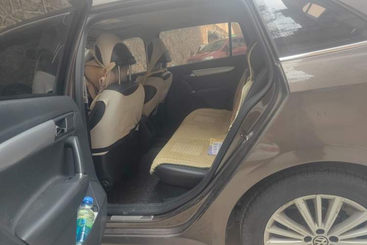 Used Volkswagen Gran Lavida 2013 1.4 TSI Automatic Comfort Model Left Rear Seat