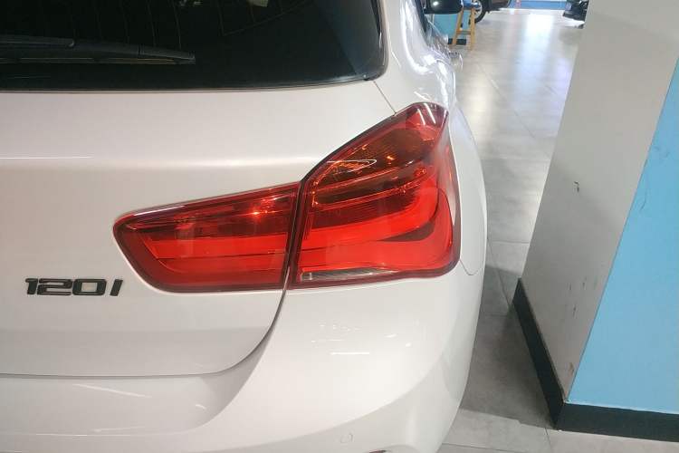 Used BMW 1 Series 2015 120i Sport Design Package Right Rear Taillight