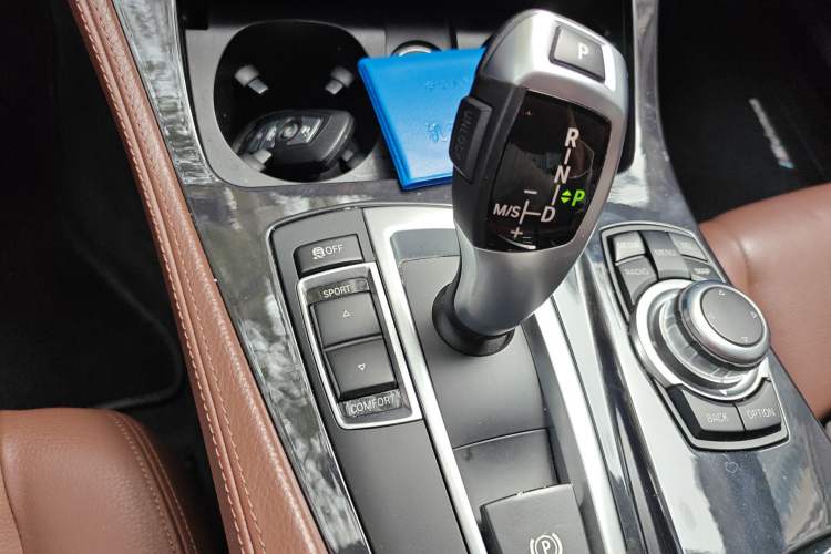 Used BMW 5 Series 2014 520Li Elegant Model
