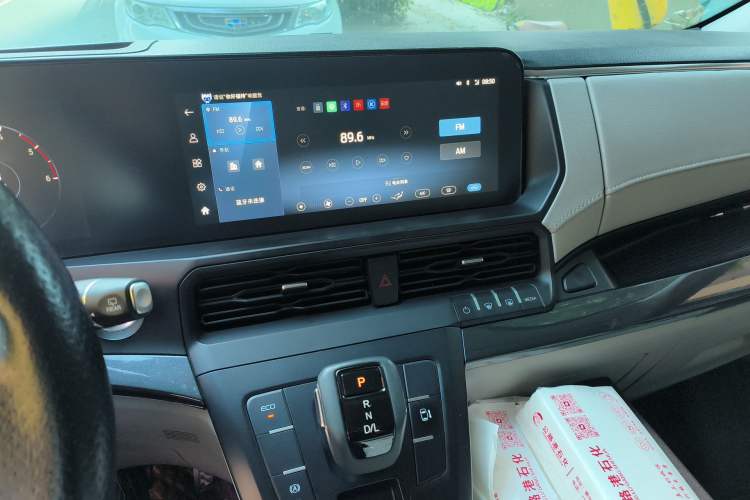 Used Ford Transit 2023 2.0T Diesel Automatic Commercial Van Short Wheelbase Low Roof—7/8/9-Seater