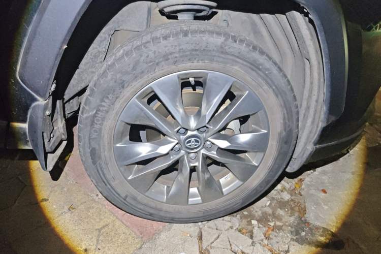 Used Toyota Wildlander 2021 Dual-Engine 2.5L E-CVT Two-Wheel Drive Luxury Edition Right Front Wheel Hub