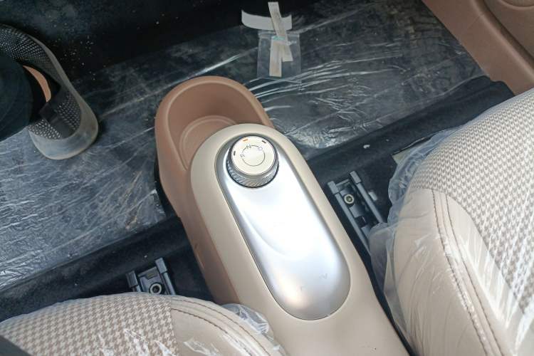 Used Wuling Hongguang MINIEV 2025 Four-Door Version Advanced Edition
