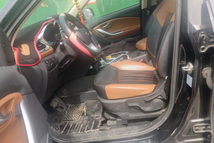 Used Soueast DX7 2015 1.5T Automatic Elite Model Left Front Seat