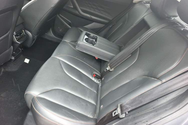 Used Roewe RX5 2023 1.5T Luxury Sliding-Screen Version