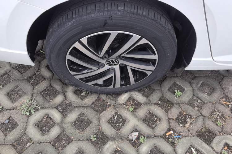 Used Volkswagen Lavida 2022 1.5L Automatic Vision Edition Right Rear Wheel Hub