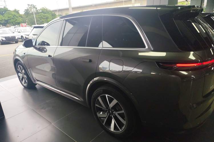 Used Li Auto L8 2023 Pro Model
