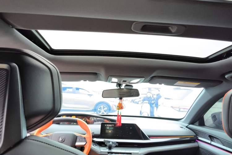 Used CHANGAN UNI-V iDD 2023 ZhiDian iDD 1.5T 113km Smart & Fun Version
