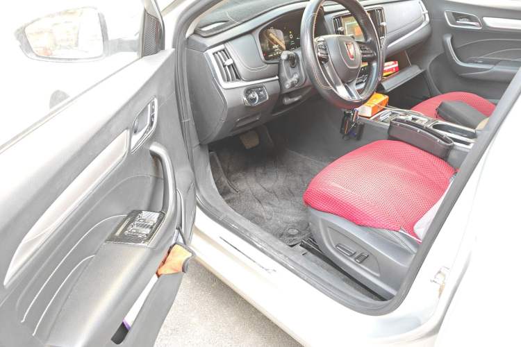 Used Roewe i6 New Energy 2017 45T Hybrid Connect & Smart Enjoyment Edition Interior 3