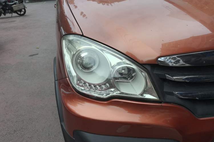 Used FAW Senya S80 2014 1.3L Manual 7-Seater Classic Edition Right Front Headlight