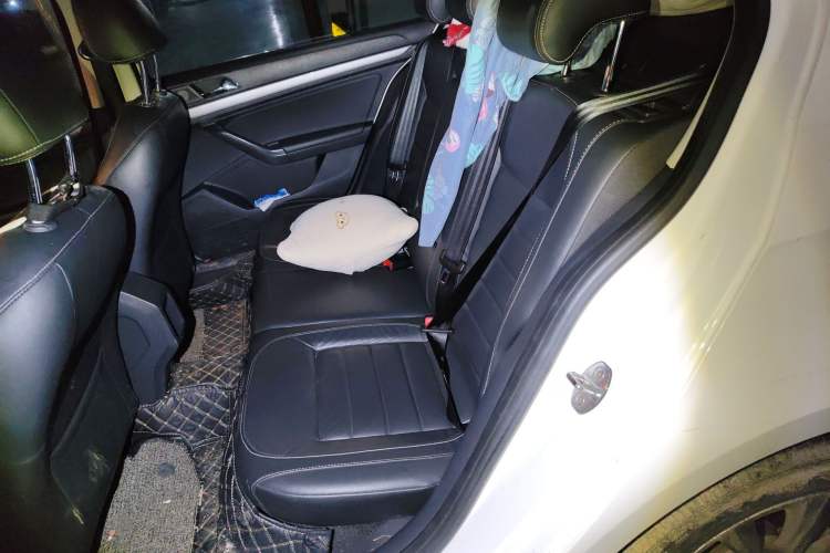 Used Volkswagen Lavida 2017 1.6L Automatic Comfort Edition
