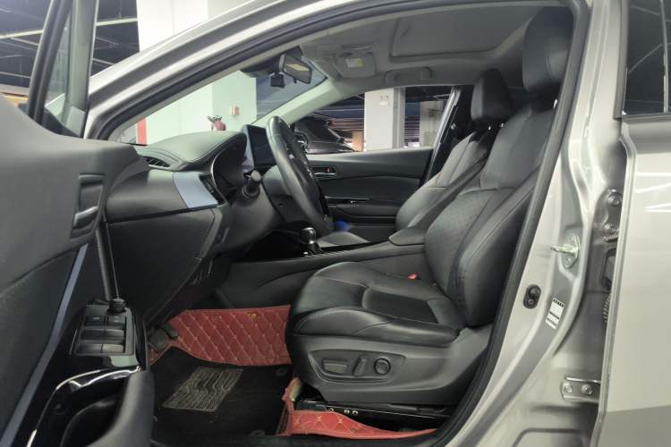 Used Toyota IZOA 2021 Dual-Motor 2.0L Yichi Edition Interior 3