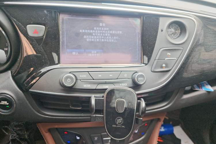 Used Buick Envision 2018 28T Four-Wheel Drive Elite Version Audio And AC Panel