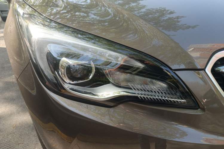 Used Buick Envision 2018 28T All-Wheel-Drive Versatile Sports Flagship Model