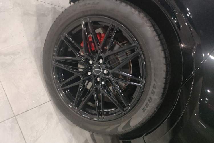 Used Land Rover Discovery 2021 360 PS R-Dynamic SE Right Rear Wheel Hub