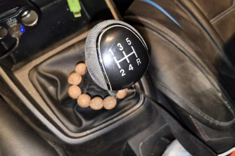 Used Dongfeng Fengon 380 2022 1.5L Standard Edition 7-Seater Passenger Vehicle Gear Lever