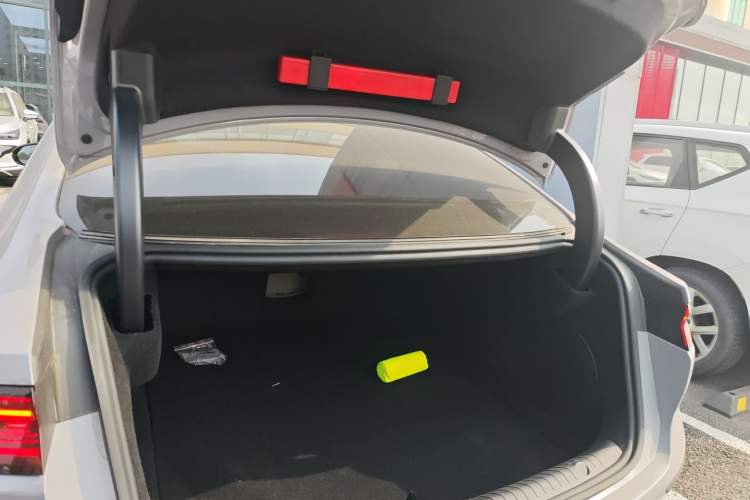 Used BYD Han 2025 DM-i Intelligent Driving Edition 125KM LiDAR Flagship Model Trunk