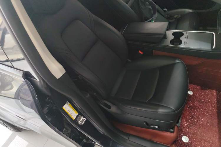 Used Tesla Model Y 2024 Rear-Wheel-Drive Version Right Front Seat