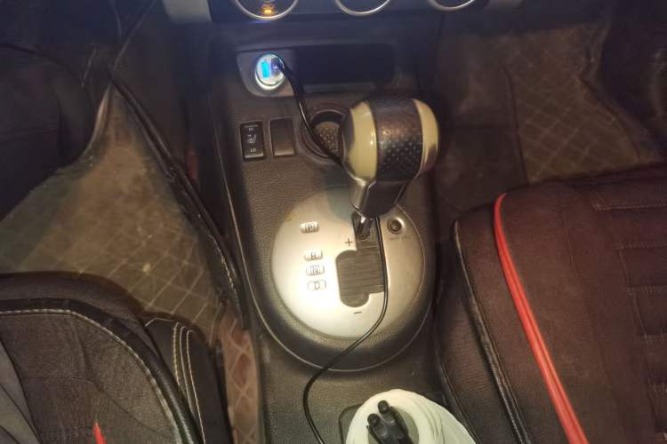 Used Dongfeng Fengdu MX6 2016 2.0L CVT Two-Wheel Drive Dream Edition
