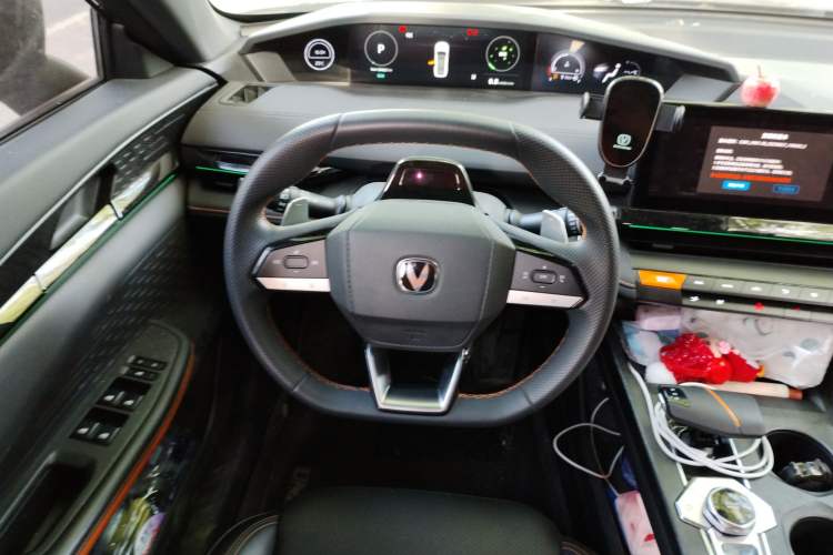 Used CHANGAN UNI-V 2022 1.5T Prestige Version
