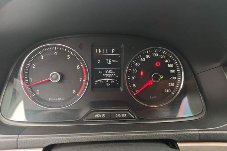 Used Volkswagen Lavida 2011 1.4 TSI DSG Prestige Edition
