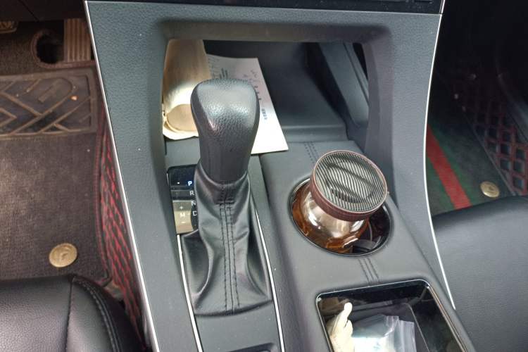 Used Toyota Avalon 2019 2.0L Luxury Edition China VI Standard
