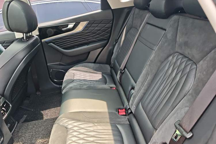 Used Hongqi HS5 2022 Revised Version 2.0T Smart Connect Flagship Edition Left Rear Seat