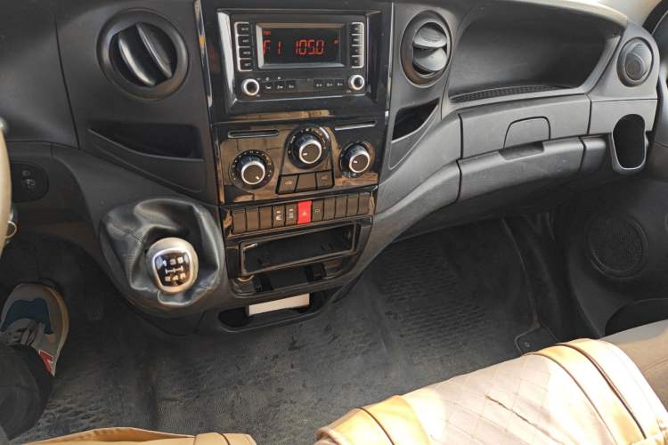 Used Iveco Eurocargo 2018 2.3T Short-Wheelbase Low-Roof Van F1A