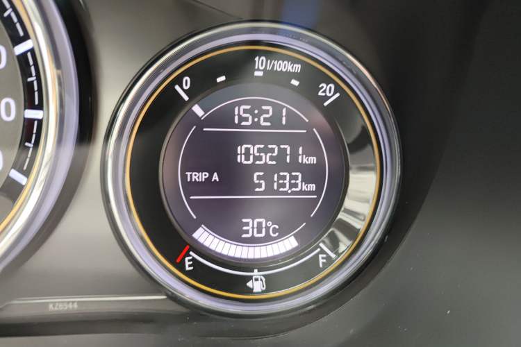 Used Honda Greiz 2016 1.5L CVT Luxury Edition Odometer Close Up