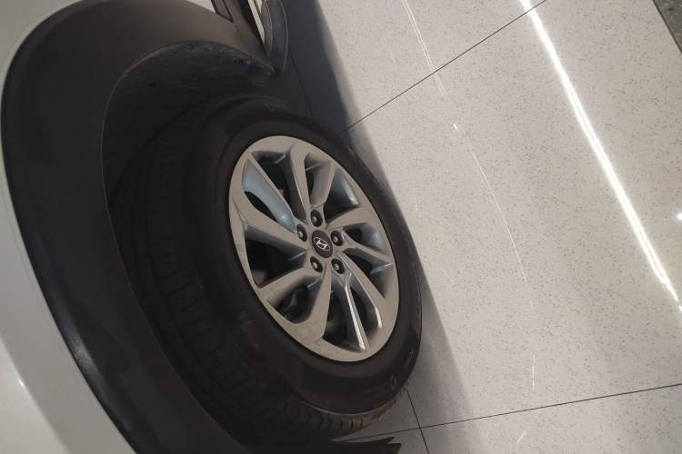 Used Hyundai Tucson 2015 1.6T Dual-Clutch Two-Wheel-Drive Smart Model
