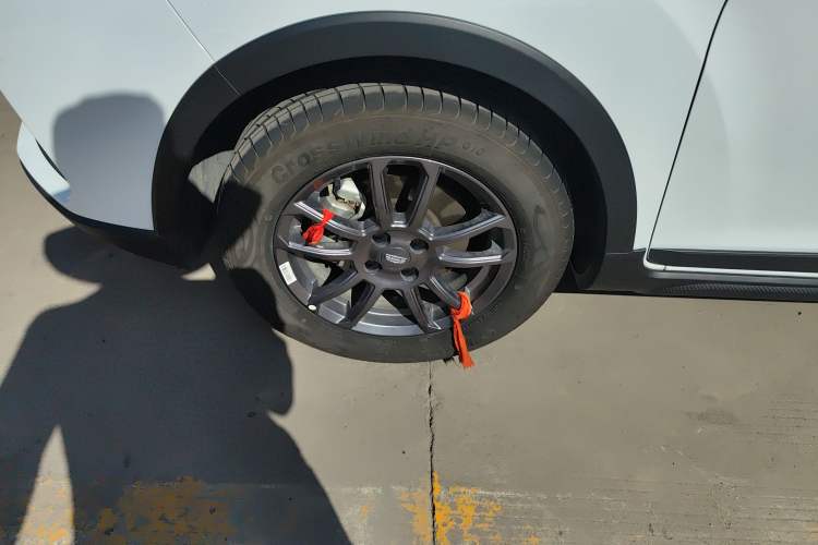 Used Geely Auto Vision X3 2021 PRO 1.5L CVT Deluxe Model Left Front Wheel Hub