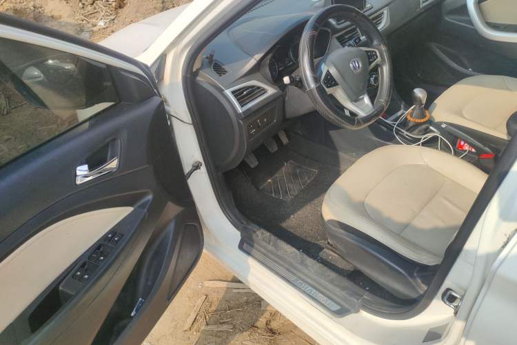 Used CHANGAN Alsvin V7 2016 1.6L Manual Enjoyment Model China V Standard Driver Seat
