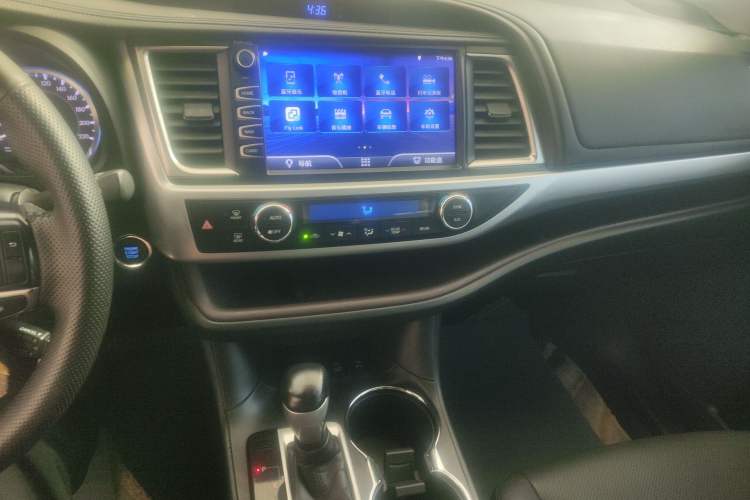 Used Toyota Highlander 2017 2.0T Four-Wheel Drive Luxury Edition 7 Seats Audio And AC Panel