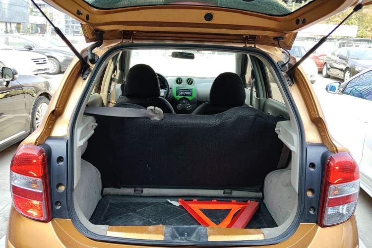 Used Nissan March 2015 1.5L Automatic E-Xuan Edition