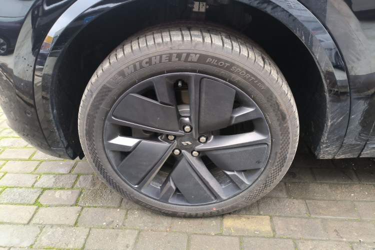 Used Li Auto L9 2025 Pro Smart Refreshed Edition
