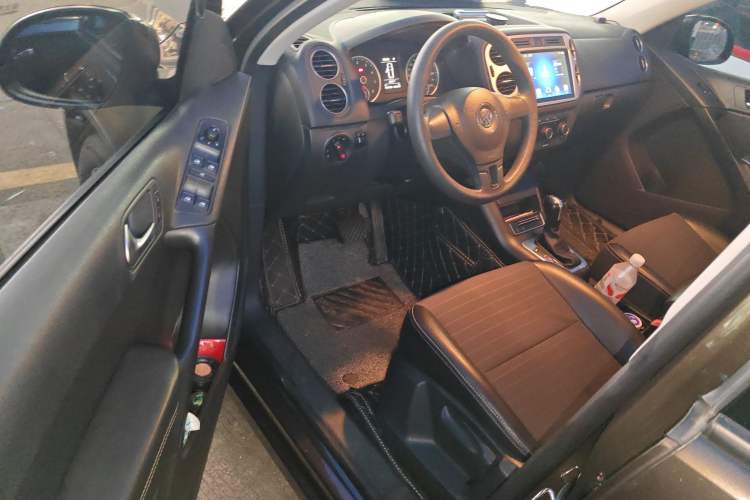 Used Volkswagen Tiguan L 2016 280TSI Automatic Two-Wheel-Drive Silk Road Style Edition
