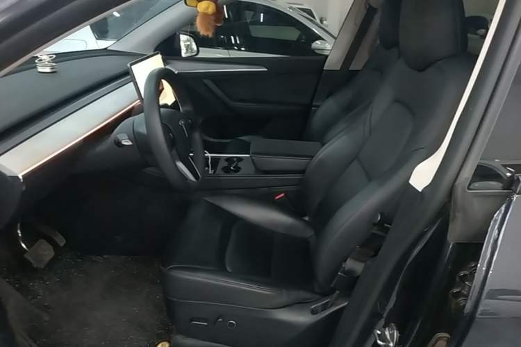 Used Tesla Model Y 2024 Rear-Wheel-Drive Version
