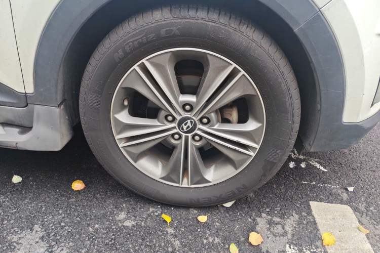 Used Hyundai ix25 2015 1.6L Automatic Two-Wheel-Drive Deluxe DLX Model Right Front Wheel Hub