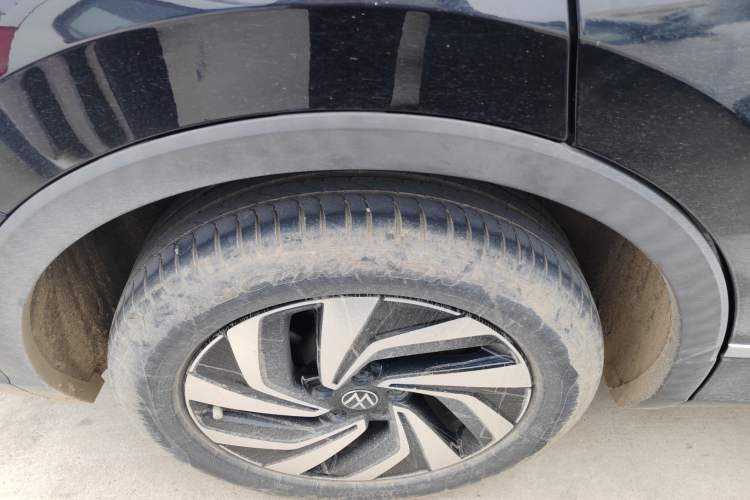 Used Volkswagen Tiguan L 2022 330TSI Automatic Two-Wheel Drive Smart Edition Exterior 5