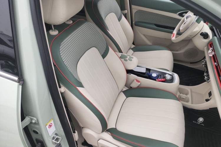 Used ORA Good Cat 2022 Morandi Edition 400km Standard Range Luxury Version Lithium-Ion Battery
