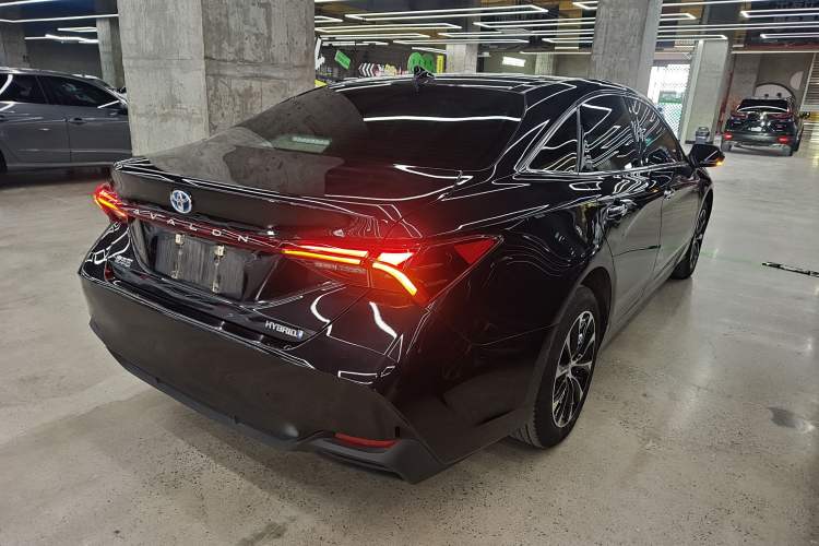 Used Toyota Avalon 2023 Dual-Engine 2.5L Luxury Edition