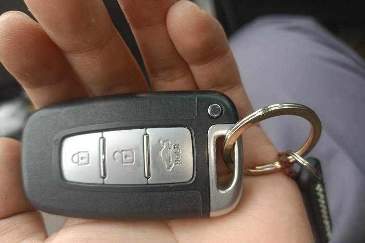 Used Hyundai Elantra (5th Generation / Langdong) 2012 1.6L Manual Leading Model Vehicle Key